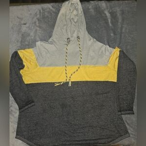 Maurices 2X lightweight hooded long sleeve top.